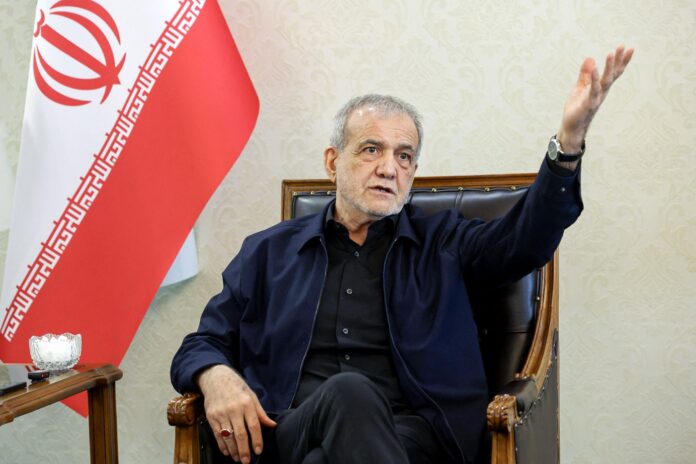 Iranul îi adresează noi avertizări lui Donald Trump: „Cine este el să ne interzică?”