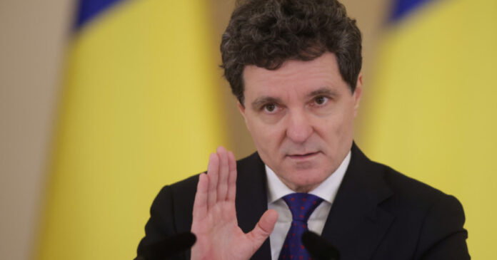 Lipsa educației financiare a dus la decizii nesănătoase, avertizează Nicușor Dan, subliniind că trăim un război informațional