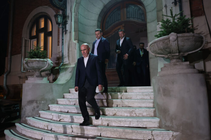 „Luni de instabilitate” pentru România: PSD își retrage sprijinul pentru premierul Ilie Bolojan, avertizând de o posibilă criză politică