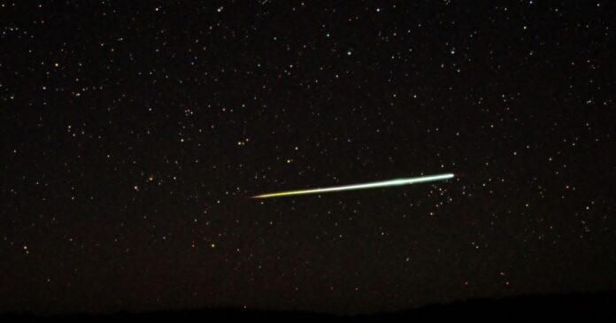 Lyride 2026: O Noapte Spectaculoasă de Ploaie de Stele