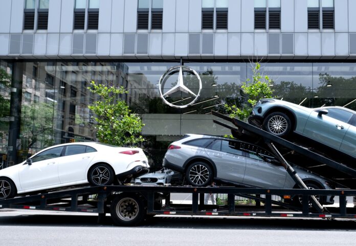 Mașinile producătorilor germani au devenit modele 'pentru părinți' pe piața auto chineză, în timp ce mărcile locale atrag generațiile mai tinere