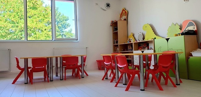 Ministerul Educației a finalizat Calendarul de înscriere pentru creșe, grădinițe și servicii complementare de educație timpurie pentru 2026-2027, eliminând criteriul 'primul venit, primul servit'.