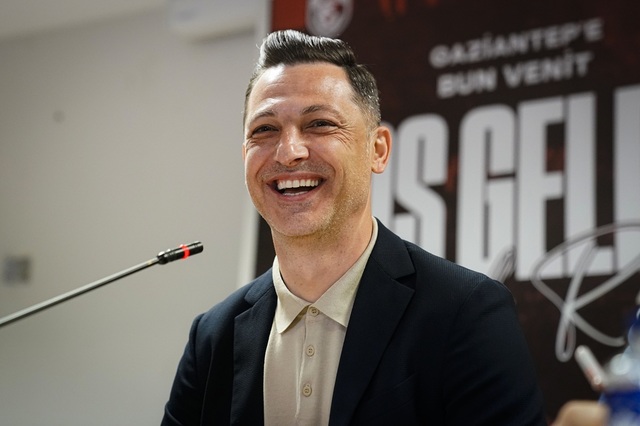 Mirel Rădoi, după semnarea cu Gaziantep: „Am ales Turcia dintre ofertele primite. Succesele lui Lucescu și Hagi mă inspiră”