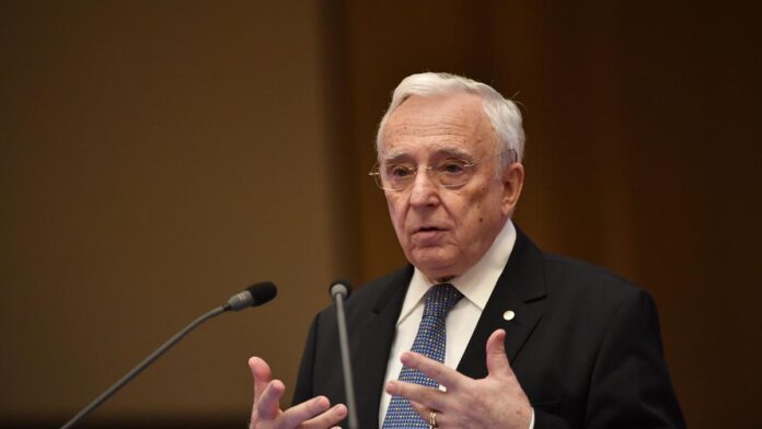 Mugur Isărescu: Oprirea sistemului de plăți este o componentă a 'arsenalului războiului hibrid'. Motivele pentru care guvernatorul BNR își face 'autocritica'