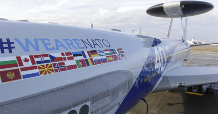 NATO vrea să renunţe la un important sistem de supraveghere aeriană produs în SUA. Spre ce ţară se orientează