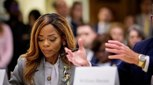 O deputată democrată din Florida, Sheila Cherfilus-McCormick, demisionează înainte de excluderea din Congres