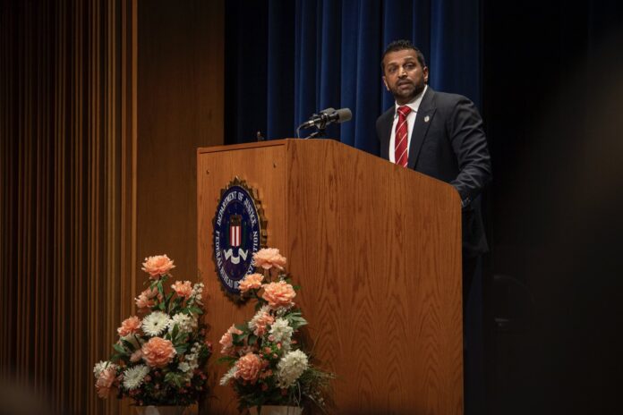 O nouă posibilă încălcare a libertății jurnalistice în Statele Unite: jurnalistă de la The New York Times, vizată de verificări după un articol despre șeful FBI