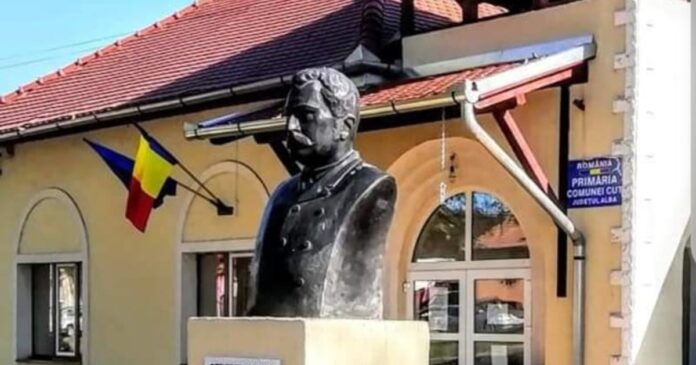 O primărie cu zece angajați a decontat timp de doi ani 38 de abonamente de telefonie mobilă: prejudiciul depășește 110.000 de lei