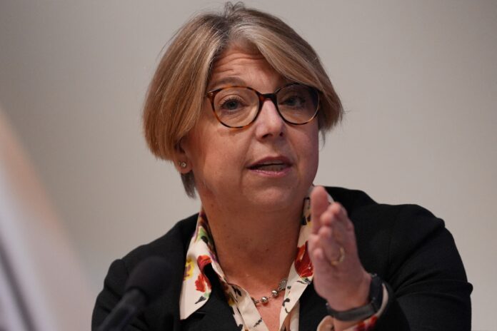 O șefă din Banca Angliei spune că bursele sunt prea sus și urmează o cădere / „Altceva o ține însă trează noaptea”