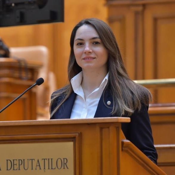 Partidul Oamenilor Tineri (POT) pierde grupul parlamentar la Camera Deputaților: 10 deputați părăsesc formațiunea, iar noul grup se numește „Uniți pentru România”
