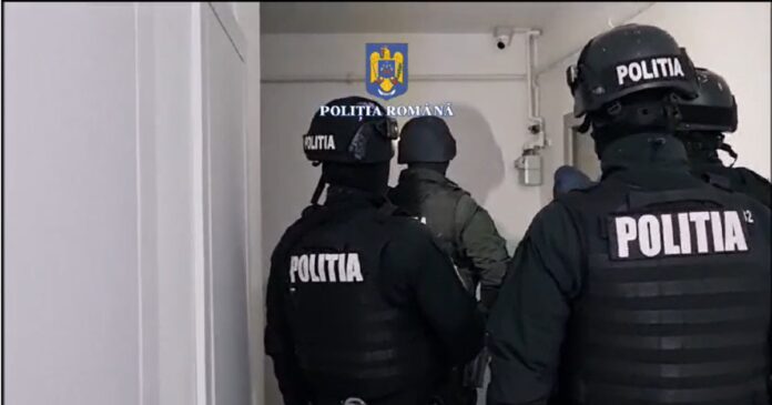 Percheziții DIICOT în trei județe: cum opera rețeaua de trafic de droguri, destructurată. Clienți minori și plăți în criptomonede