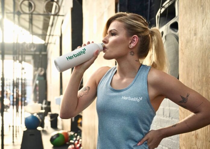 Personalizarea suplimentelor nutritive prin biomarkerii individuali: viitorul sănătății personalizate și cazul Herbalife