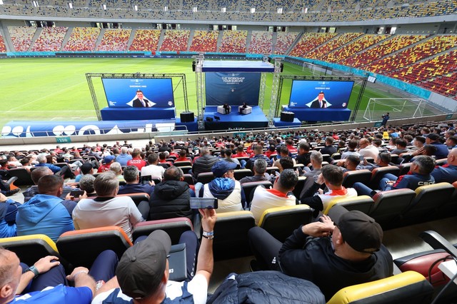 Peste 800 de specialiști din academiile de fotbal au participat la cel mai important eveniment dedicat formării antrenorilor