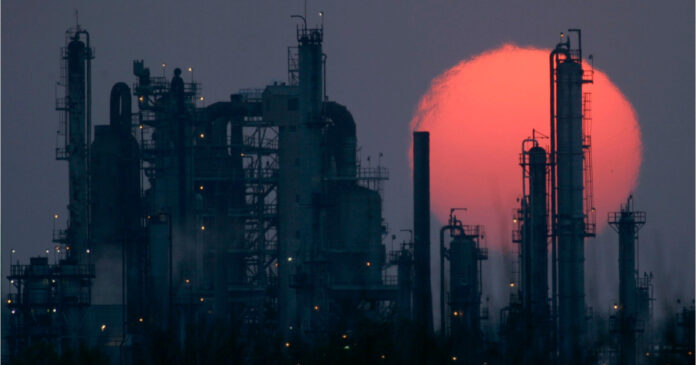 Piețele energetice globale sunt la un pas de dezastru: trei factori care împing lumea spre marginea prăpastiei