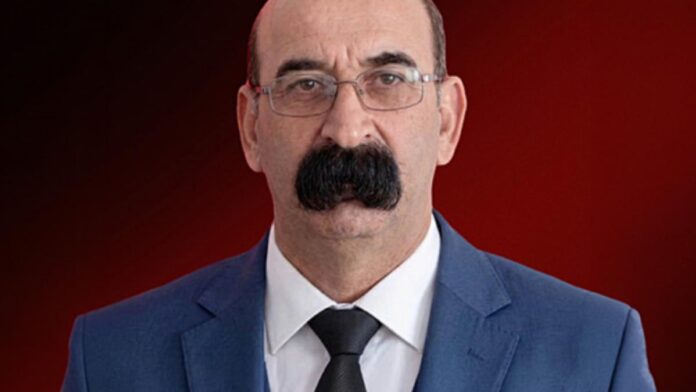 Politicianul turc Orhan Avci, viral datorită mustății impresionante: „O față pe mustața aia”