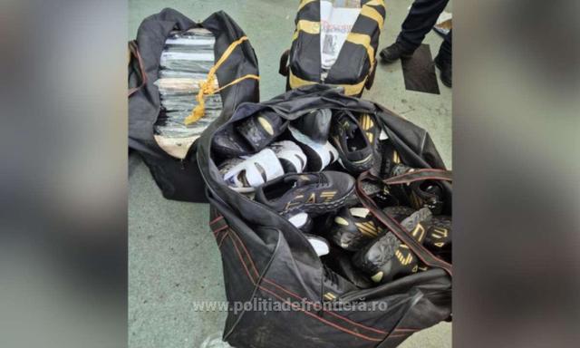 Polițiștii de frontieră din Giurgiu descoperă articole contrafăcute de îmbrăcăminte, încălțăminte, marochinărie și parfumuri în valoare de un milion de lei