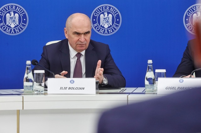 Premierul Bolojan: Ajutoarele pentru persoanele cu dizabilități nu au fost tăiate. Este o contribuție la bugetul local pentru apă, canalizare și asfalt