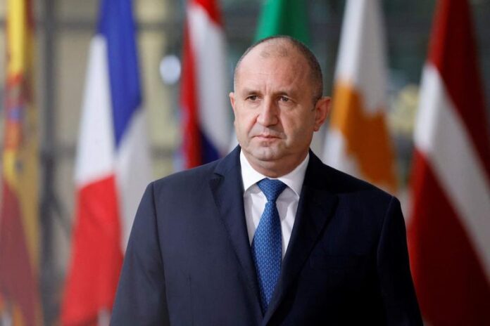 Premierul Ilie Bolojan îl felicită pe Rumen Radev pentru victoria în alegerile din Bulgaria, subliniind speranța pentru consolidarea securității flancului estic al NATO