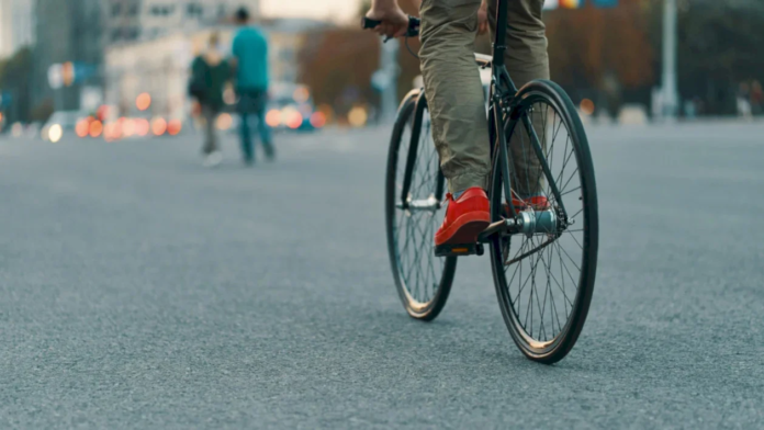 Prima bandă din jurul Palatului Parlamentului va fi blocată sâmbătă, pe 24 aprilie. Are loc un eveniment de ciclism