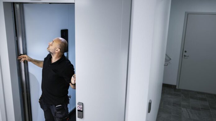 Primăria Sectorului 1 scoate la licitație modernizarea a aproape 900 de ascensoare din blocuri reabilitate termic