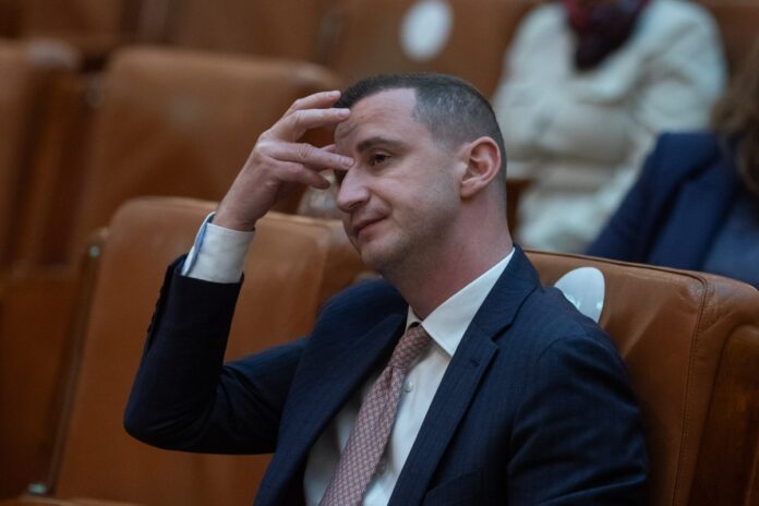 Primarul PSD din Moșnița Nouă, Gerald Simonis, fratele președintelui CJ Timiș, promite amenzi pentru părinții săi în cazul construcțiilor ilegale: „Nu tratăm pe nimeni diferit”
