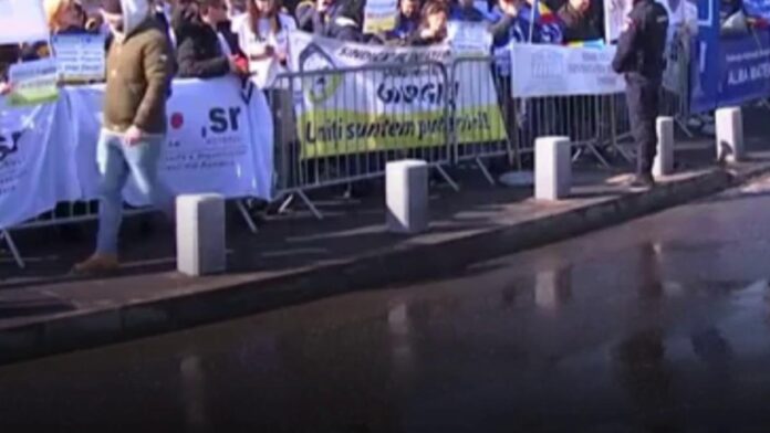 Profesorii se pregătesc pentru declanșarea grevei generale: referendum decisiv pe 25 mai