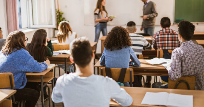 Reforma în educație: Ministerul Educației introduce noi orare pentru elevii din 32 de licee, din anul școlar 2026-2027