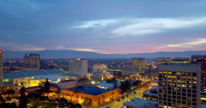 Revoluția care se pregătește în America va veni de la corporatiștii din „centura conectată”?