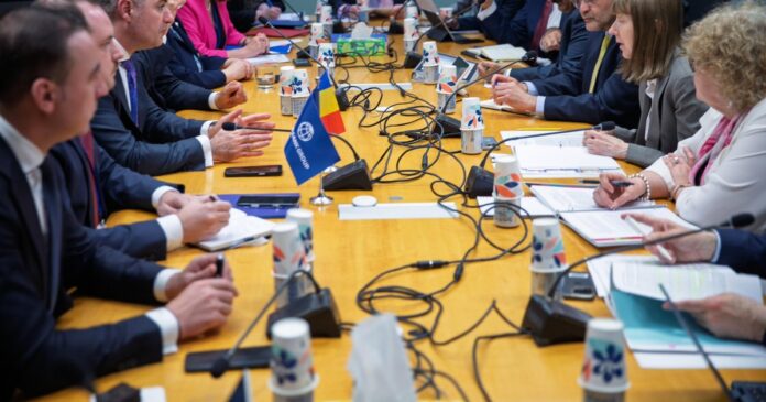 România atrage 2 miliarde de euro în finanțări după vizita ministrului Finanțelor în SUA