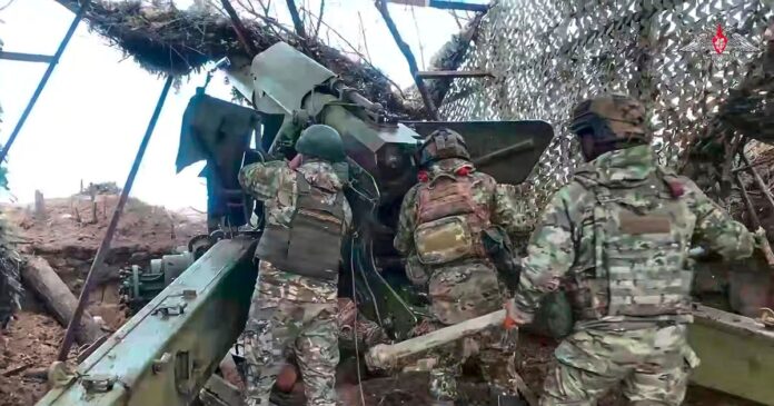 Rusia atacă pe toată linia frontului: Noua tactică a unităților mici ridică semne de întrebare, avertizează analiștii