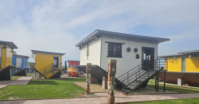 Satul răsturnat din Gorj: de la idee la fenomen turistic, povestea antreprenorului tânăr