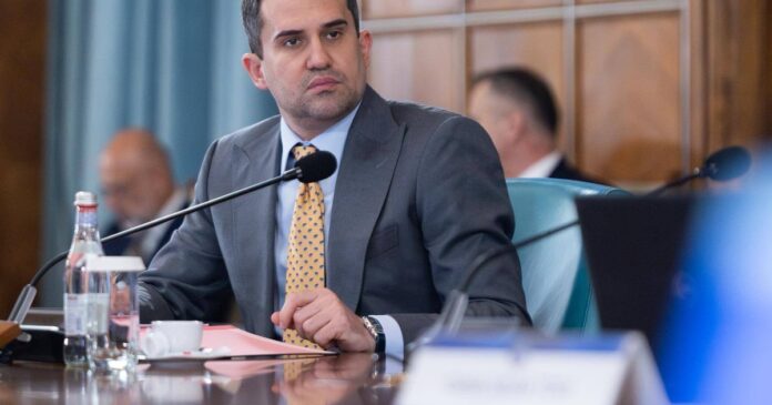 Scuze după scumpirea biletelor la metrou: Ministrul Transporturilor spune că nu a detonat nicio bombă și că nu conduce Metrorex