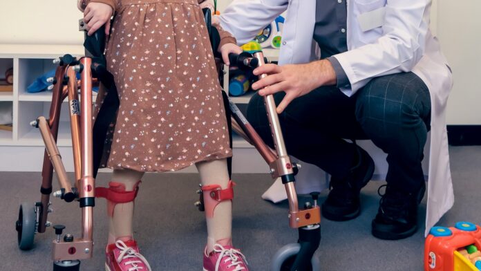 Sectorul 1 discută noul tarif la centrele de zi pentru copiii cu dizabilități: Curățenia costă de două ori mai mult decât medicamentele