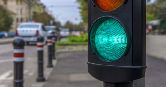 Semafoare defecte în intersecții cheie din București: Avertizare și îndrumări pentru șoferi de la Brigada Rutieră