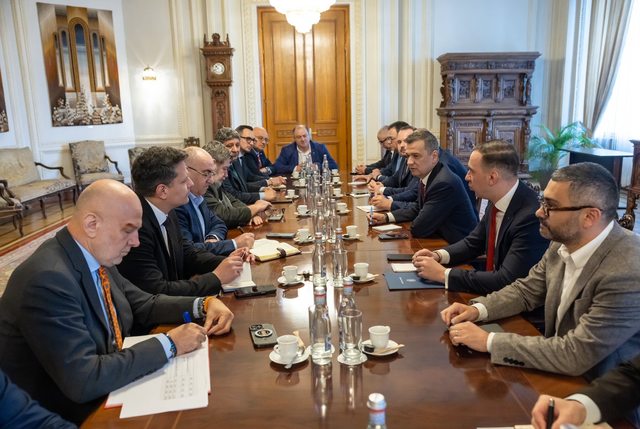 Sorin Grindeanu: PSD își dorește ca România să aibă cât mai repede un nou Guvern / Confederațiile sindicale susțin schimbarea viziunii economice și revenirea la o coaliție pro-europeană