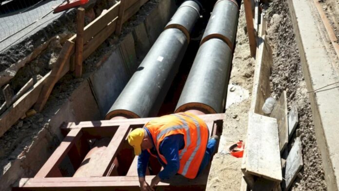 Spaima trăită de mai mulți bucureșteni, anunțați că rămân fără case din cauza unui șantier la o conductă de termoficare. Mesajul PMB pentru ei