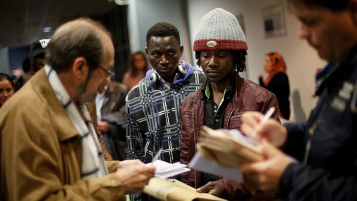 Spania, excepția europeană: 500.000 de migranți fără acte vor fi regulați