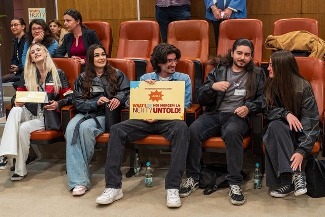 Studenți în jurnalism câștigă competiție cu campanie de reciclare bazată pe superstiții