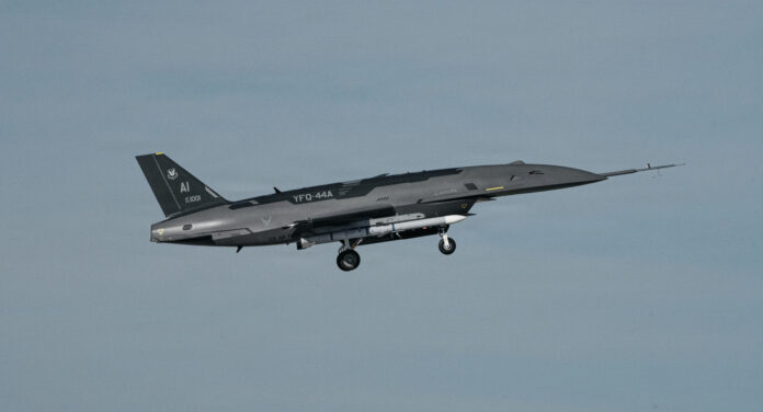 SUA au testat în aer o dronă care va schimba modul în care vor lupta avioanele de vânătoare