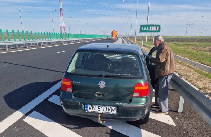 SURSE: VIDEO Un bărbat de 75 de ani a condus 22 de kilometri pe contrasens pe autostrada A7 / Câte luni i-a fost suspendat permisul și ce amendă a primit