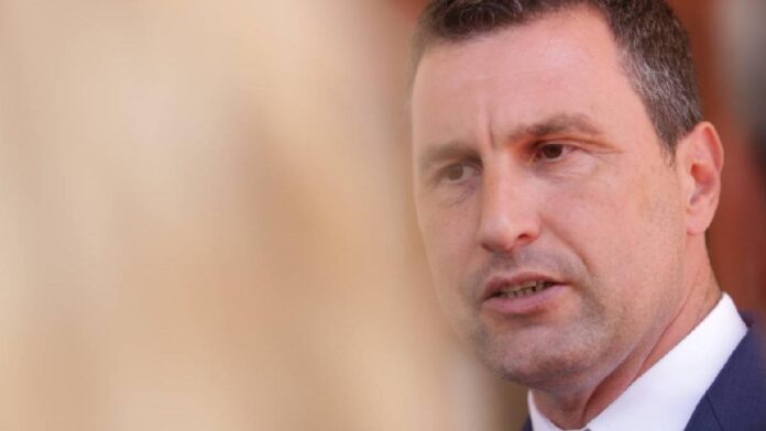 Tanczos Barna subliniază importanța educației financiare pentru decidenți în contextul provocărilor economice