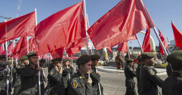 „Te-ai plictisit de soție? Hai în armată” – O campanie neconvențională a armatei thailandeze atrage tinerii voluntari