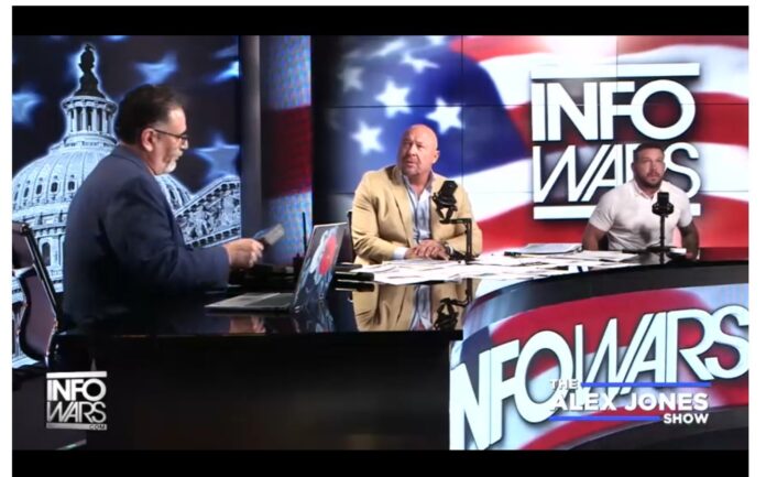 The Onion propune transformarea site-ului conspiraționist Infowars al lui Alex Jones într-o platformă de parodie