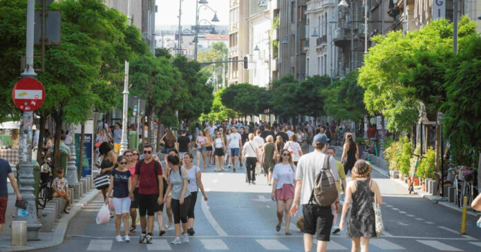 Timp de 25 de weekenduri, Calea Victoriei și Str. Ion Brezoianu devin pietonale. „Străzi deschise – București” revine de sâmbătă