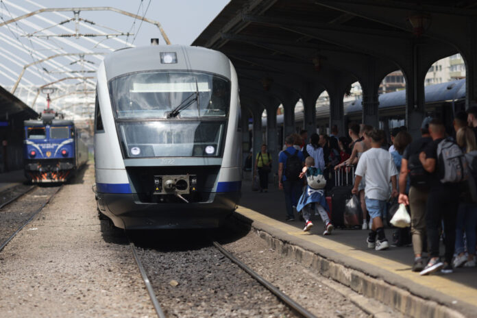 Trenurile pentru 1 Mai, suplimentate pe ruta spre mare. Se redeschide și calea ferată Constanța-Mangalia