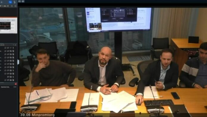 „Tu, ăla chel”: Un blogger ucrainean intră în ședința secretă rusă despre drone și insultă miniștri