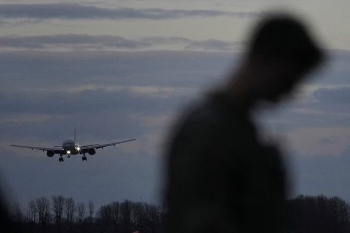 Un avion cu 500 de milioane de dolari, blocat la sol. SUA au tăiat accesul Irakului la cash în lupta cu milițiile pro-Iran