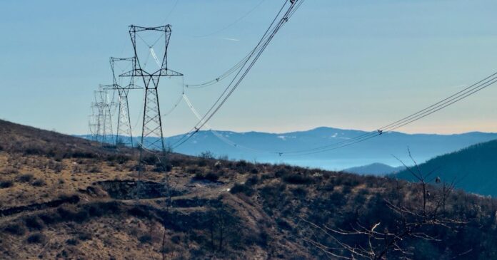 Undă verde pentru două proiecte majore ale Transelectrica: interconectarea cu Moldova și cea mai lungă linie electrică din România, între Ardeal şi Moldova