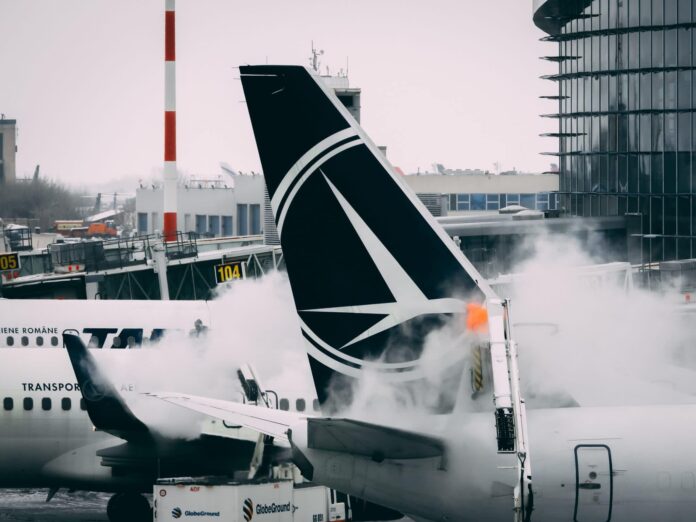 Uniunea Europeană pregătește măsuri pentru asigurarea necesarului de combustibil pentru avioane în contextul războiului din Orientul Mijlociu