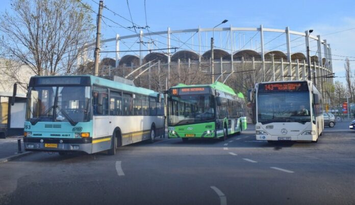 VIDEO: Lecția de dirigenție a primarului Ciucu – Cum să nu mai fim țopârlani în transportul public